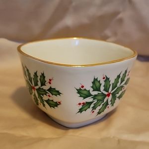 Lenox Holiday Nut Bowl